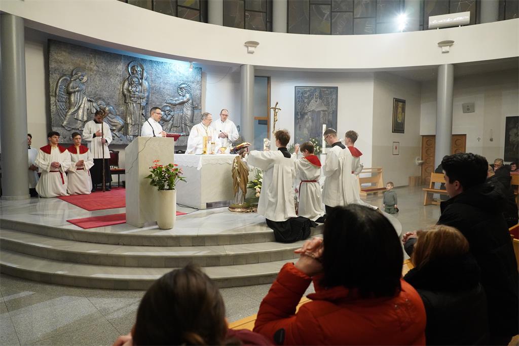 Misu prvoga dana Velike devetnice sv. Josipu na Banfici predvodio biskup Bože Radoš